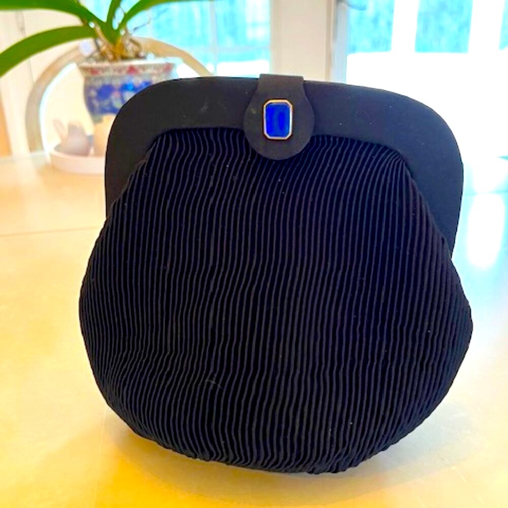 BLACK | Silky Fabric small purse in Clamshell shape Crossbody bag Purse-EUC